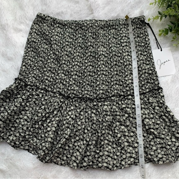 Japna | Black and White Floral Skirt NWT Size Medium - Picture 8 of 12